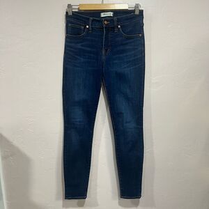 Madewell 9" high rise skinny jeans in dark wash